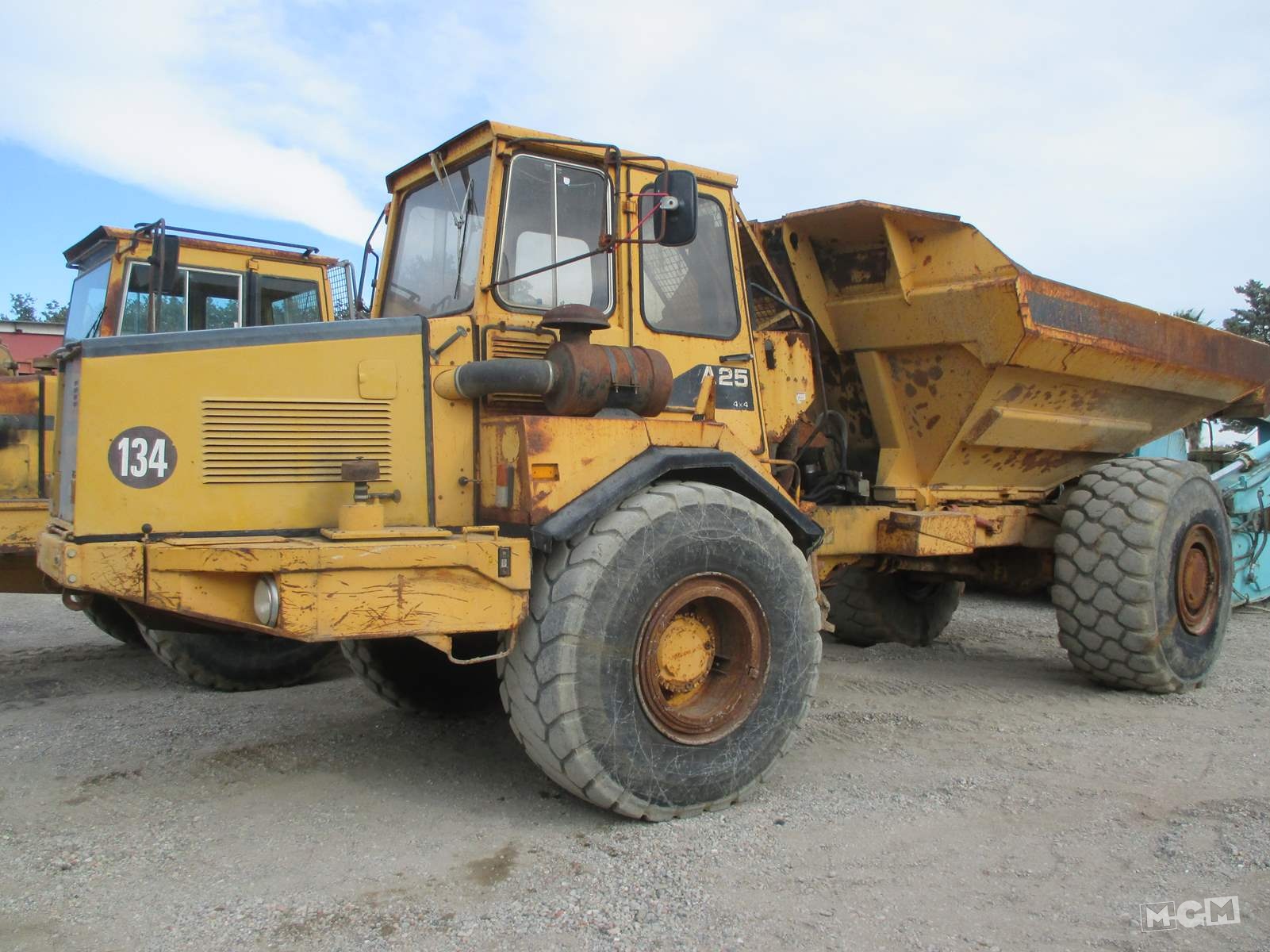 93-22 VOLVO A25D 4X4