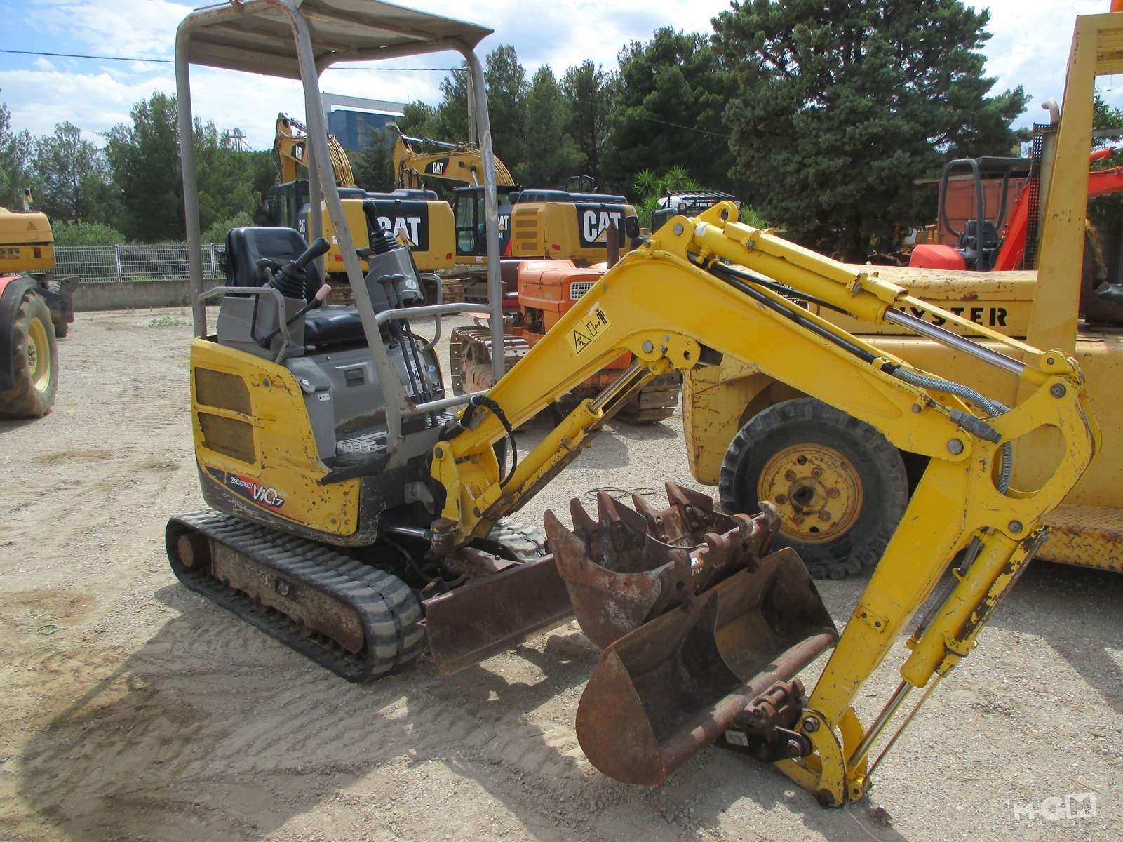 47-23 YANMAR VIO17
